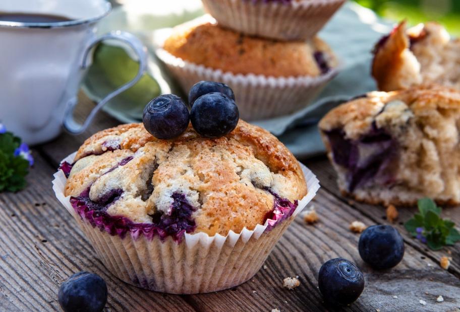 Saftige Blaubeer-Muffins mit Buttermilch | Simply-Cookit Saftige Blaubeer-Muffins mit Buttermilch | Simply-Cookit