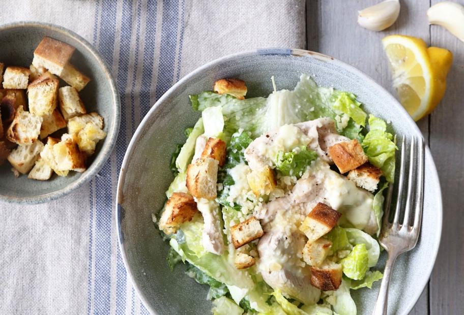 Caesar Salad mit Hähnchen ohne Ei | Simply-Cookit
