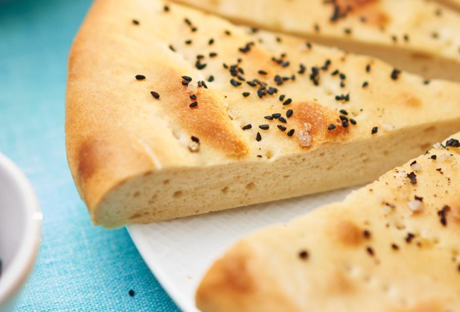 Fladenbrot türkischer Art mit Schwarzkümmel und Pfeffer | Simply-Cookit