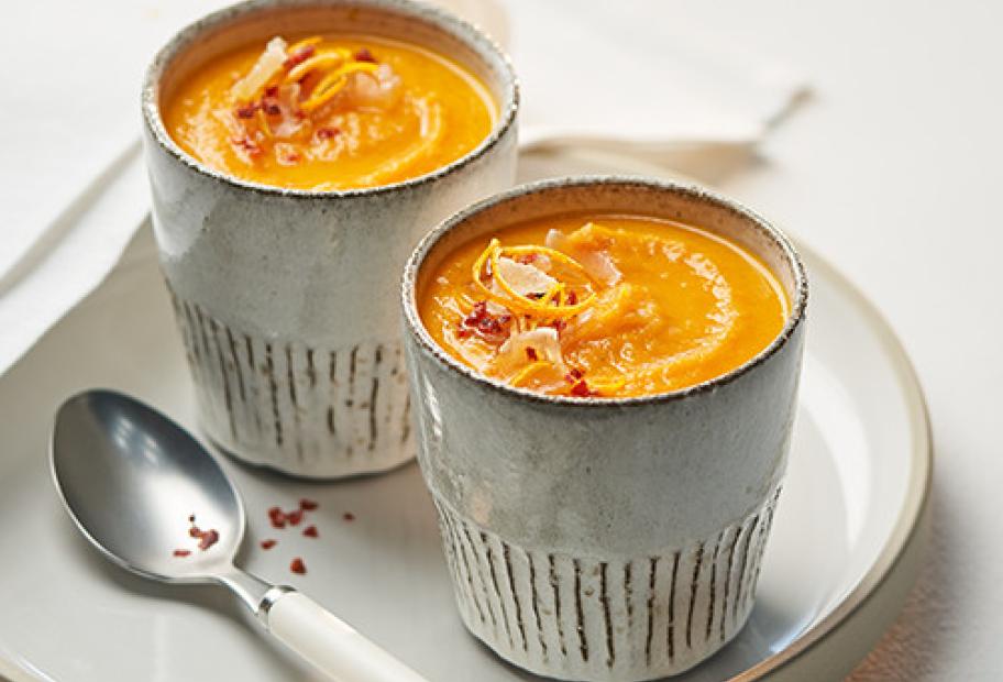 Karotten-Orangen-Suppe mit kandiertem Ingwer | Simply-Cookit