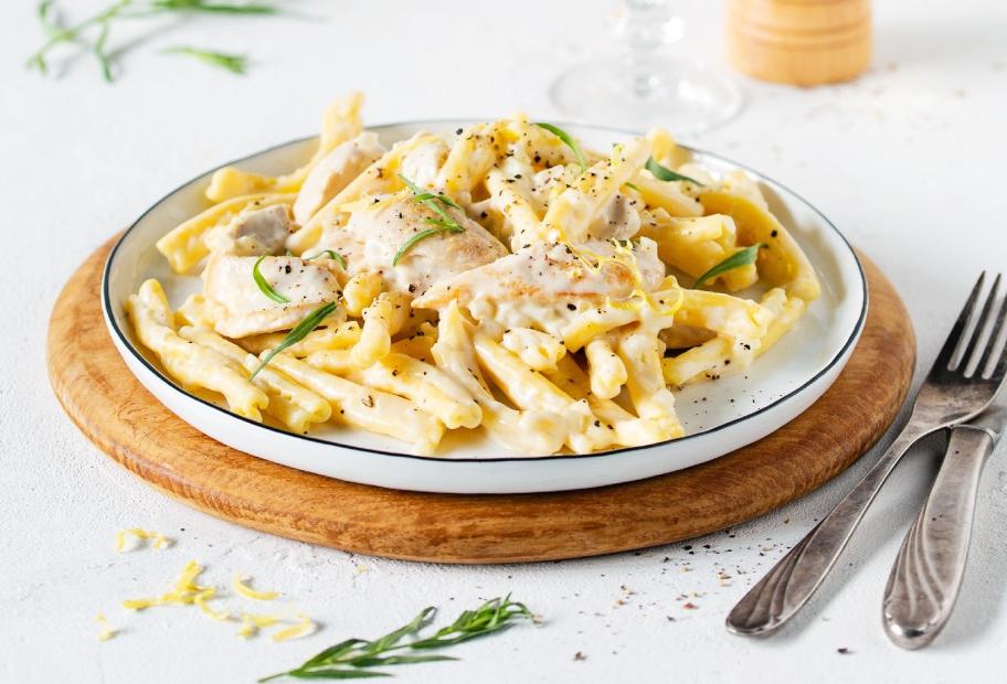 One-Pot Pasta mit Weißwein-Sahne-Soße | Simply-Cookit