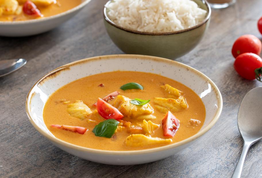 Pochierter Kabeljau mit Tomatencurry | Simply-Cookit