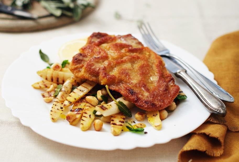 Gegrillter Spargel mit Haselnussbutter und Kalbsschnitzel | Simply-Cookit