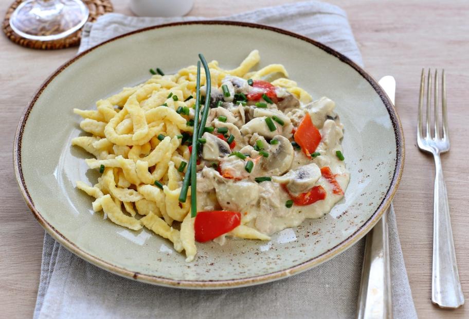 Hähnchengeschnetzeltes mit Spätzle | Simply-Cookit