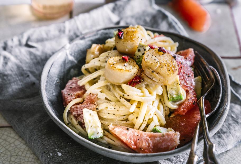 Linguine mit Jakobsmuscheln und Grapefruit | Simply-Cookit Linguine mit Jakobsmuscheln und Grapefruit | Simply-Cookit