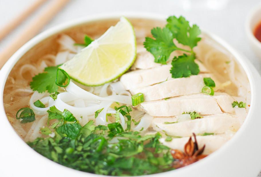 Hausgemachte Hähnchen Pho Suppe | Simply-Cookit