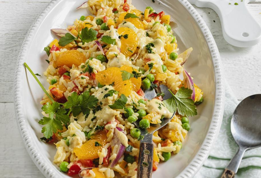 Reissalat mit Currysauce und Mandarinen | Simply-Cookit