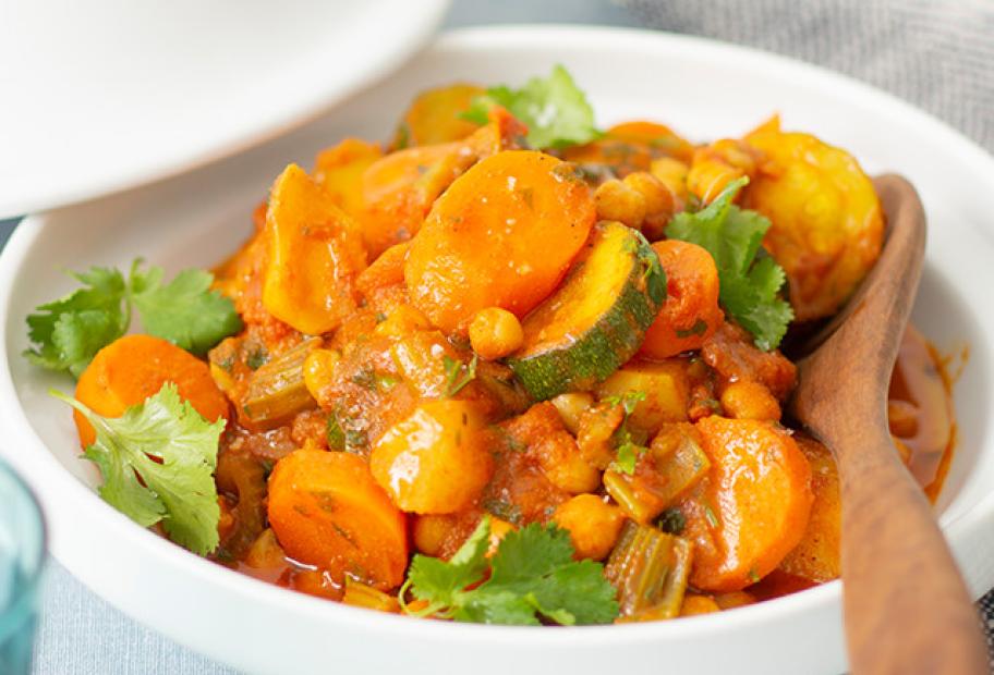 Gemüse-Tajine mit Kichererbsen | Simply-Cookit Gemüse-Tajine mit Kichererbsen | Simply-Cookit