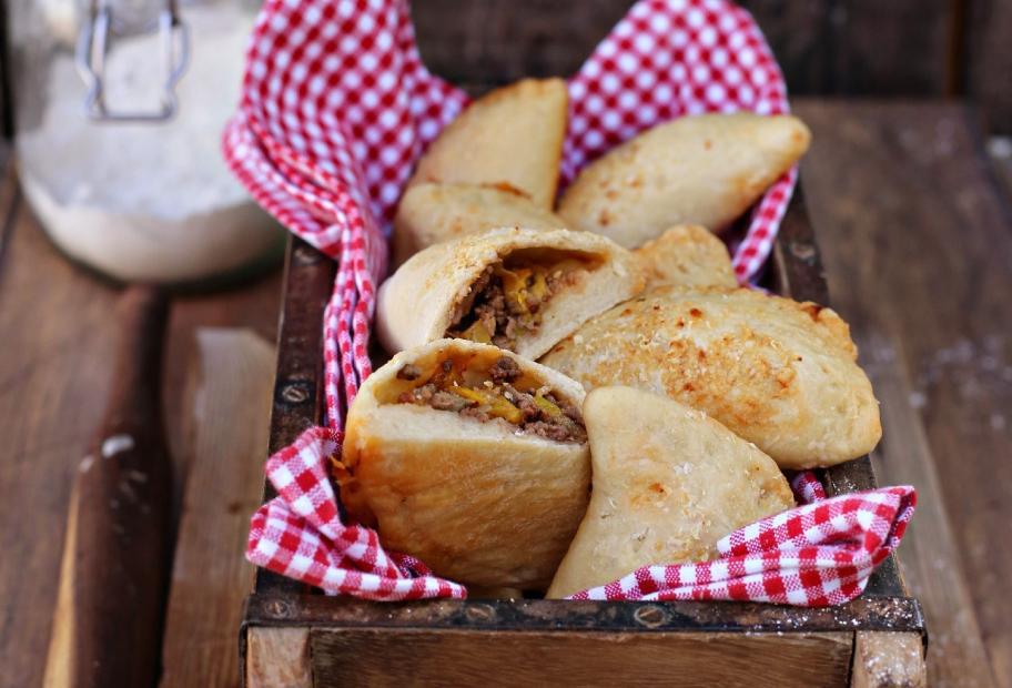 Bunte Mini-Calzone mit Lammhackfleisch | Simply-Cookit