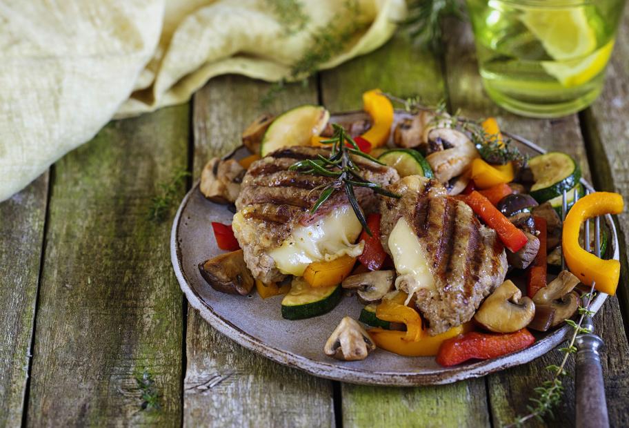 Deftig gefüllte Frikadellen mit Gemüse | Simply-Cookit