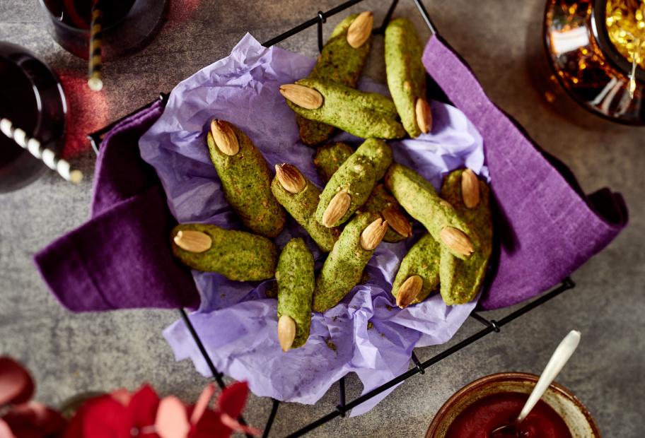 Herzhafte Hexenfinger - Halloween Rezept | Simply-Cookit