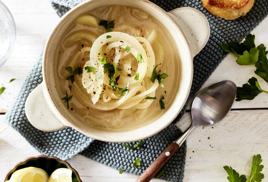 Einfache Zwiebelsuppe ohne Wein | Simply-Cookit