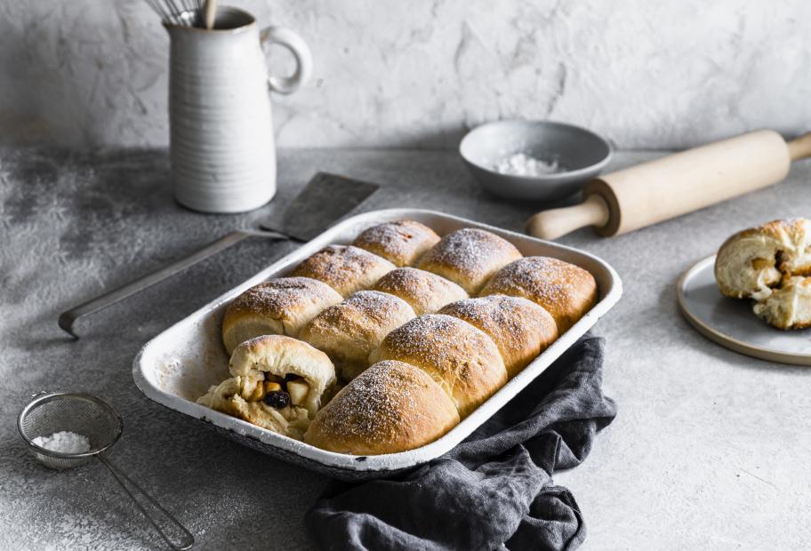 Buchteln mit Apfel-Zimt-Rosinenfüllung | Simply-Cookit