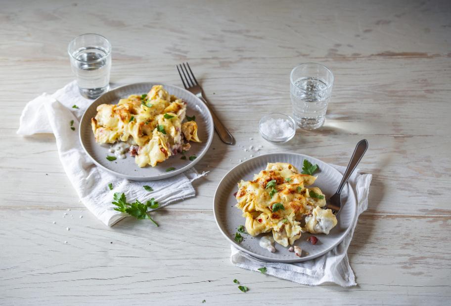 Tortellini-Auflauf mit Speck und Käsesauce | Simply-Cookit