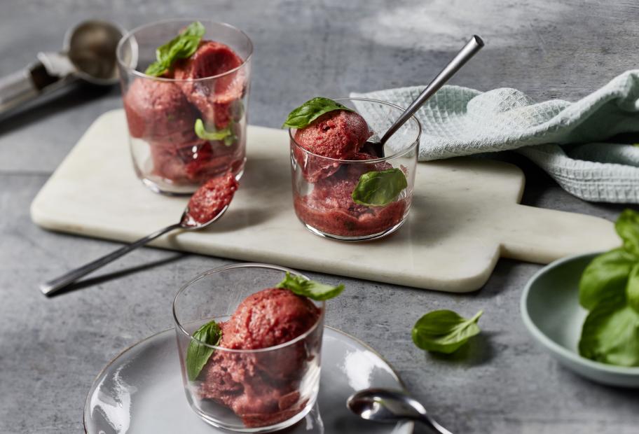 Erdbeersorbet mit Basilikum | Simply-Cookit