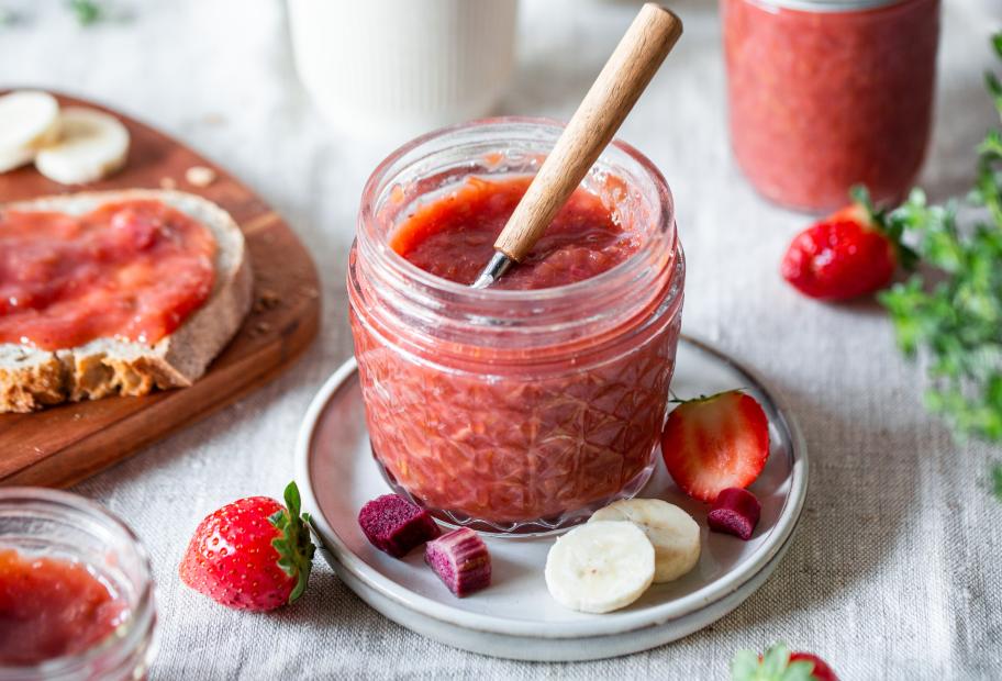 Erdbeer-Rhabarber-Marmelade mit Banane | Simply-Cookit