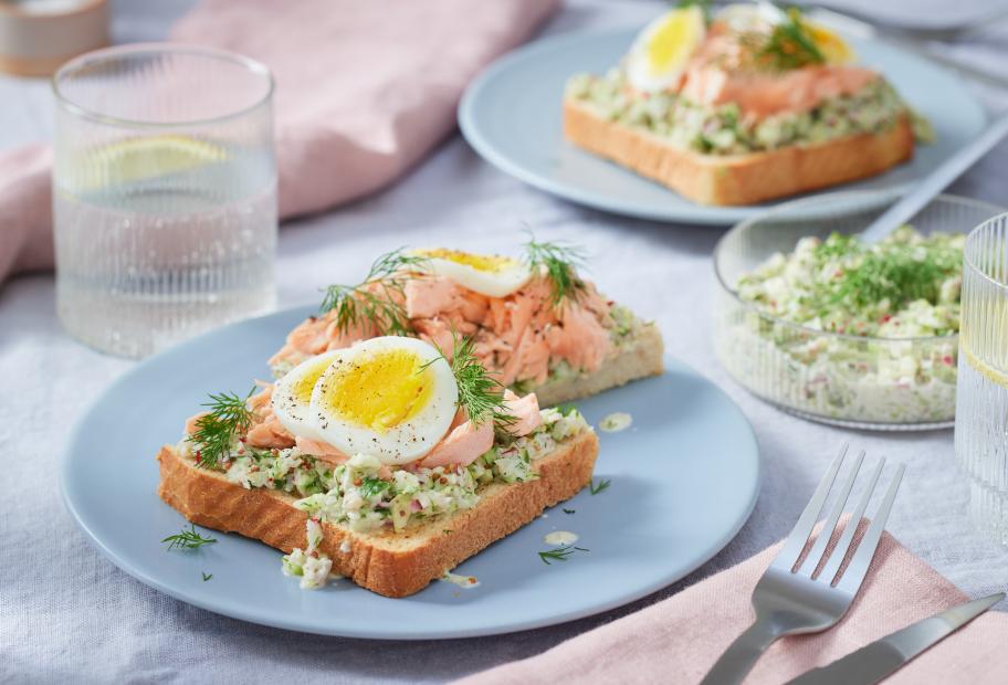 Lachstoast mit Ei | Simply Cookit