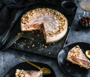 Angeschnittene Baileys-Torte aus dem Cookit.