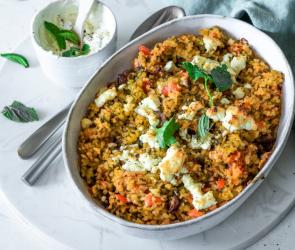 Bulgur-Auflauf mit Schafskäse und Joghurt im Cookit