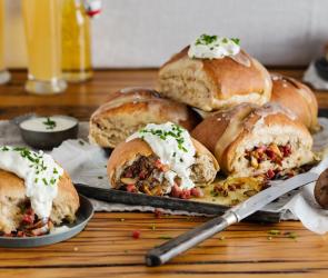 Handbrot mit Schinken und Champignons