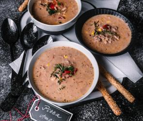 Suppe in vier Schalen.