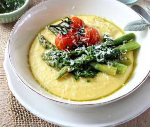 Salbeipolenta mit Gremolata