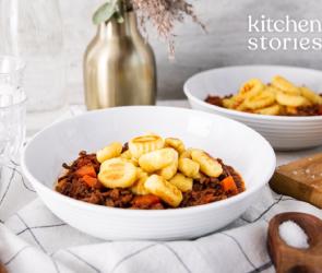 Schweinefleisch-Rotwein-Ragout mit Gnocchi