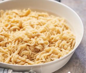 Spätzle in einer Schüssel.