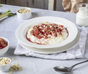 Milchreis mit Rhabarberkompott