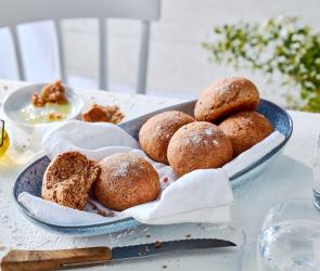 Vollkorn-Speckbrötchen
