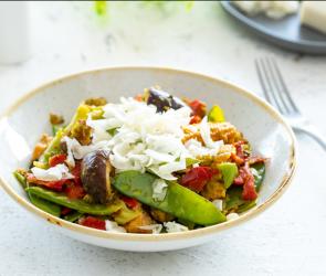 Gemüsepfanne mit Pecorino