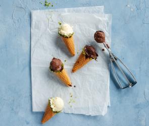 Dunkles Schokoladeneis