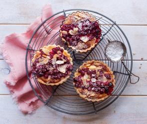 Johannisbeer-Marzipan- Tartelettes