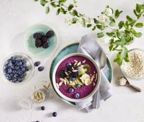 Lila Smoothie-Bowl