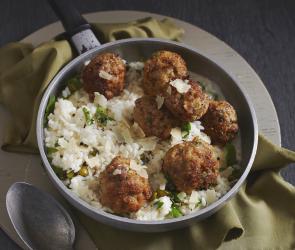Weißweinrisotto mit Pistazien und Wildschweinhackbällchen