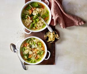 Zuckerschoten-Eintopf mit Käse-Flädle