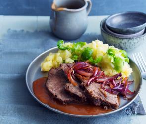 Rinderbraten mit Rosenkohl-Kartoffel-Stampf