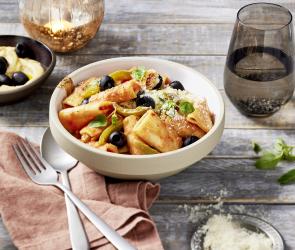 One-Pot Pasta mit Hummus