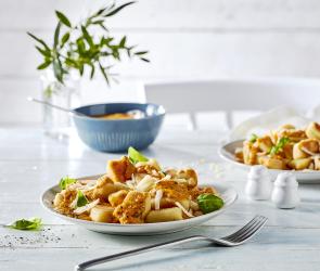 Ricotta-Gnocchi mit Paprikasauce