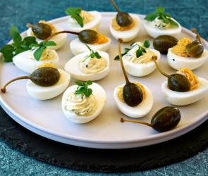 Gefüllte Eier nordischer Art