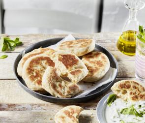 Naan-Brot mit Raita