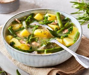 Schnibbelbohnen, ein deutscher Klassiker mit grünen Bohnen.