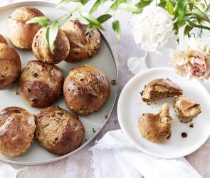 Vollkorn-Rosinenbrötchen