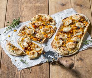 Flammkuchen mit Kürbis.