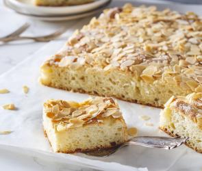 Butterkuchen mit Hefeteig