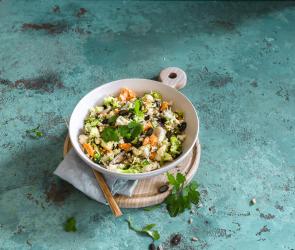 Blumenkohl-Brokkoli-Salat mit Zitronendressing