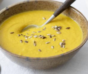 Schnelle Karottencremesuppe mit Ingwer.
