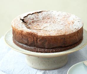 Schoko Kuchen mit Puderzucker