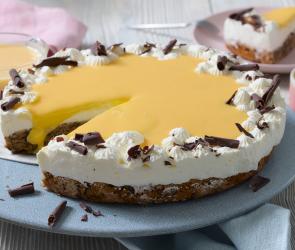 Eierlikör-Torte mit Sahne und Schoko