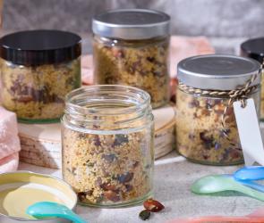 Nuss-Couscous im Glas